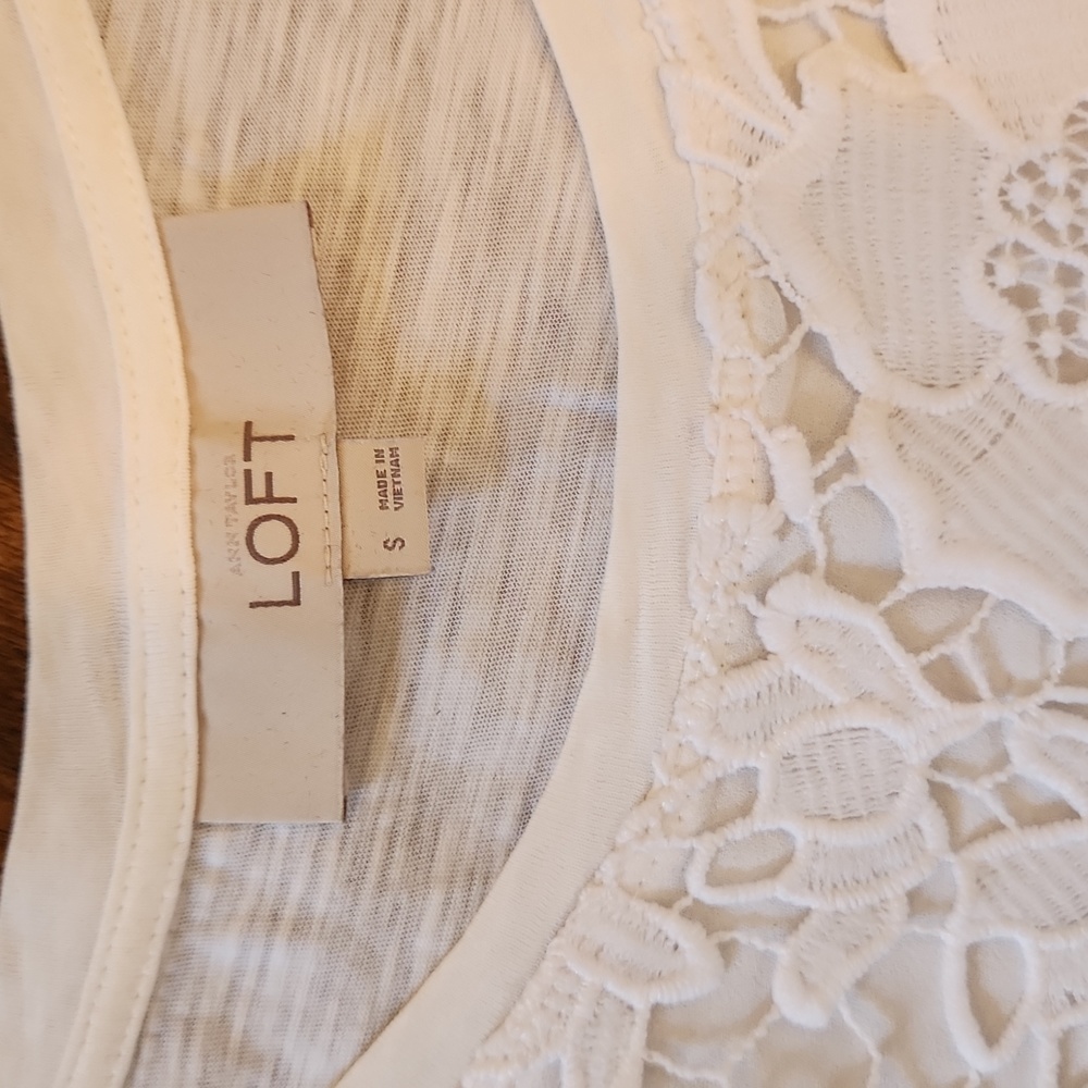 Loft lace front sleeveless tee - Picture 3 of 9